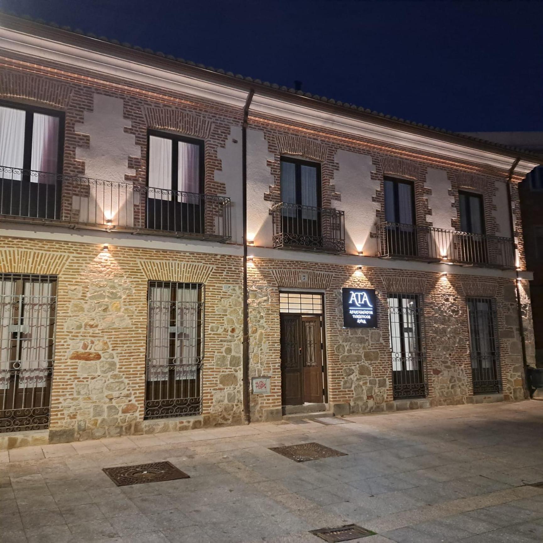 Apartamentosturisticos Avila Puerta Del Alcazar 0-1 Exterior foto